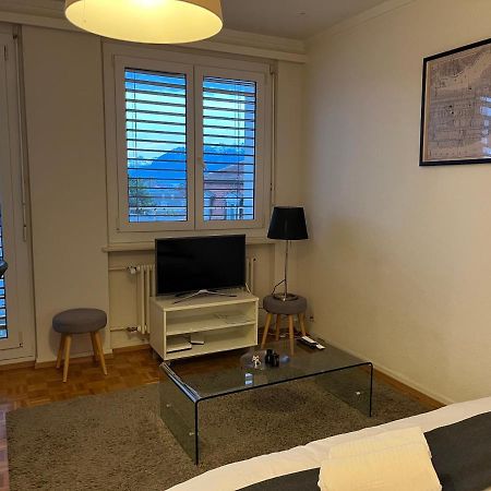 Apartamento Beautiful Studio 2 Minutes From The Train Station Lausana Exterior foto